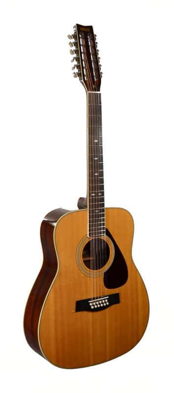 Yamaha FG-512 2 strings acoustic guitar