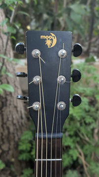 Moon Guitar