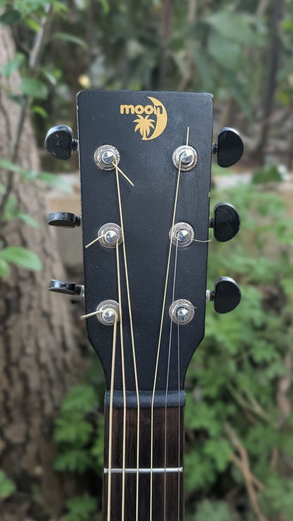 Moon Guitar